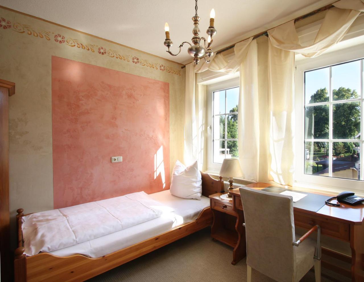 Hotel-Restaurant Saelzerhof Salzkotten Kültér fotó